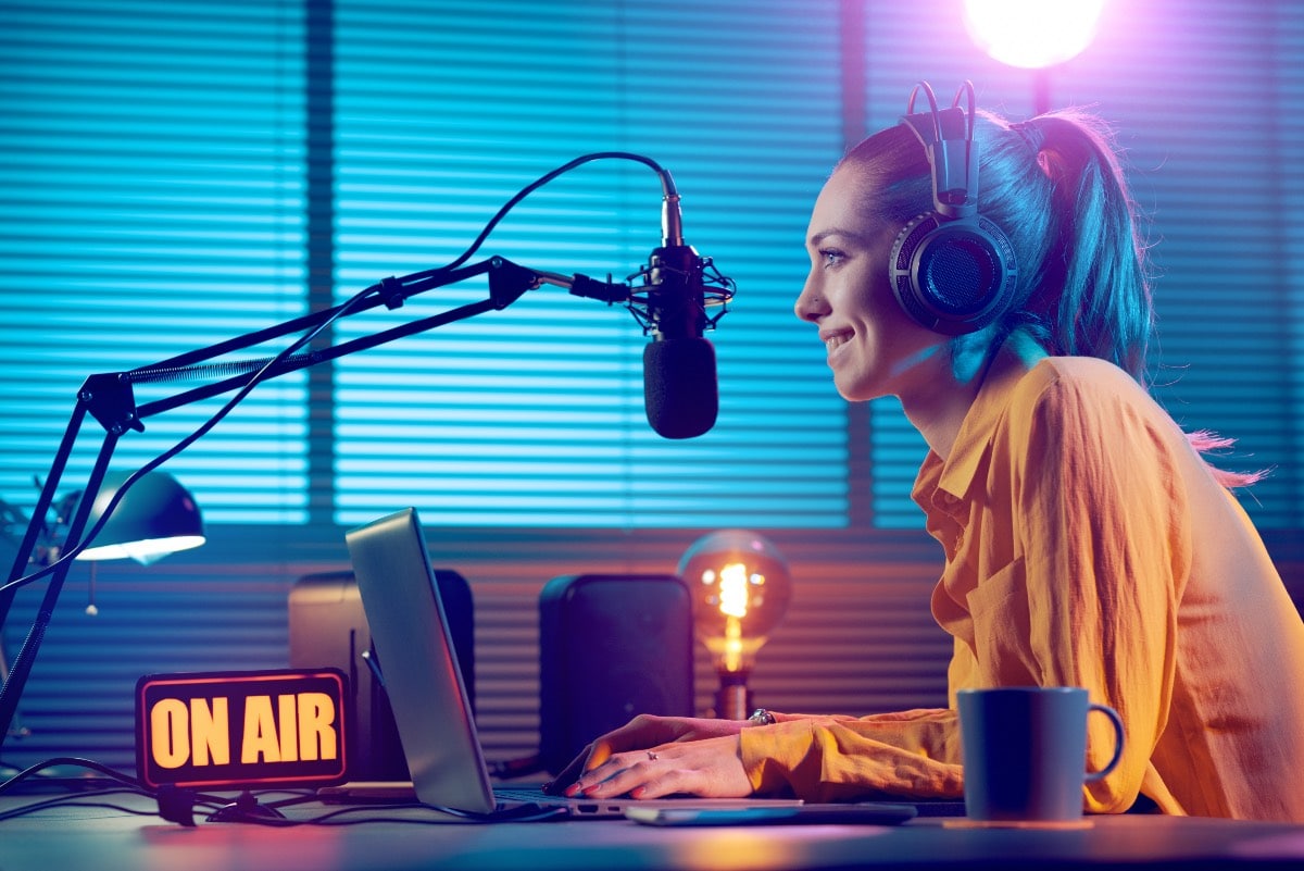 Le luxe en audio : comment les podcasts transforment l’industrie du luxe